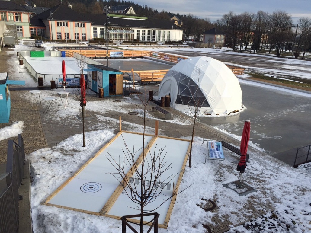 Jetzt INDOOR: Eislaufbahn Oberhof | outdoor inn Thüringer Wald